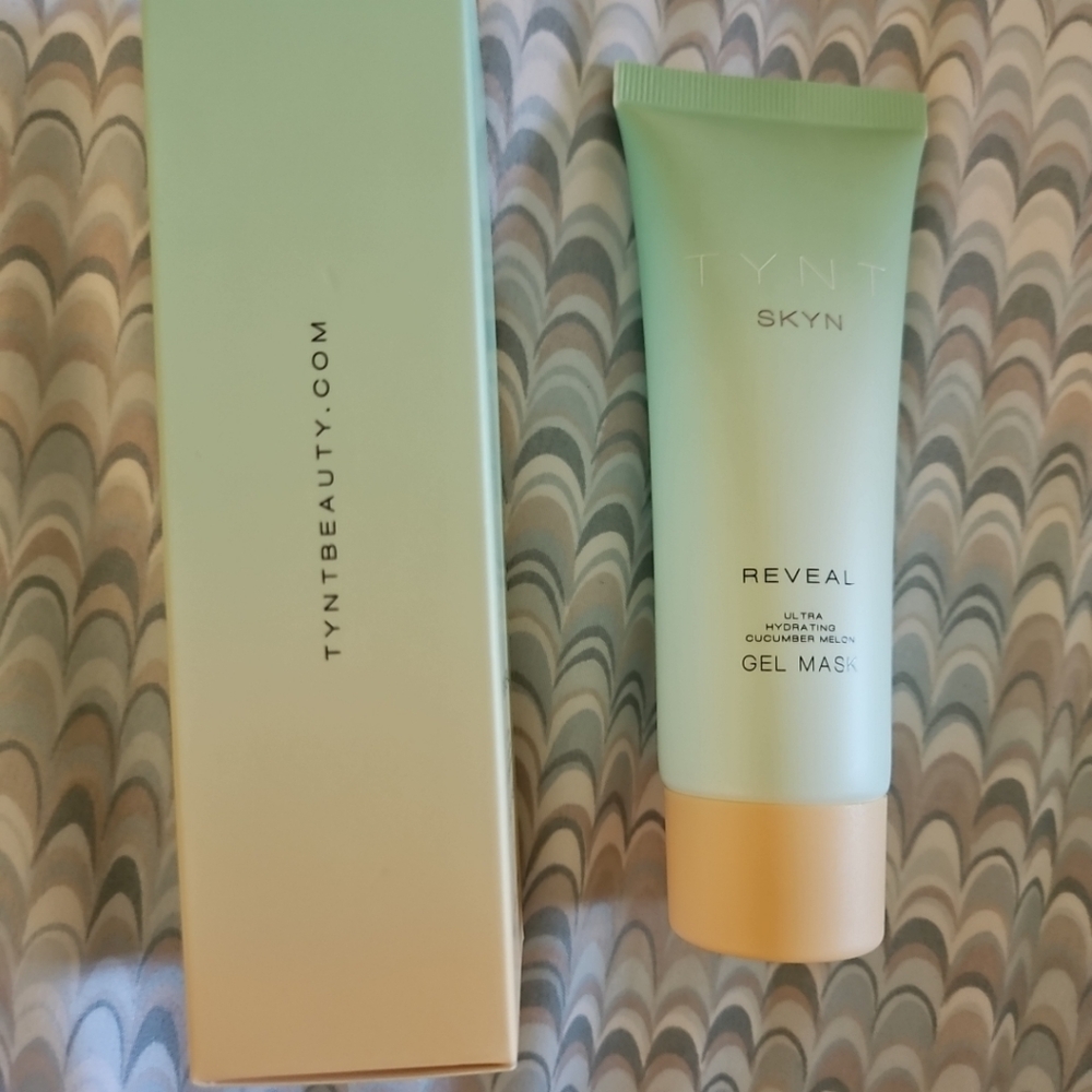 TYNT Beauty Revael Hydrating Spa Wayer Gel Mask Cucumber/Melon 2.55 oz/7.5ml - Picture 2 of 6
